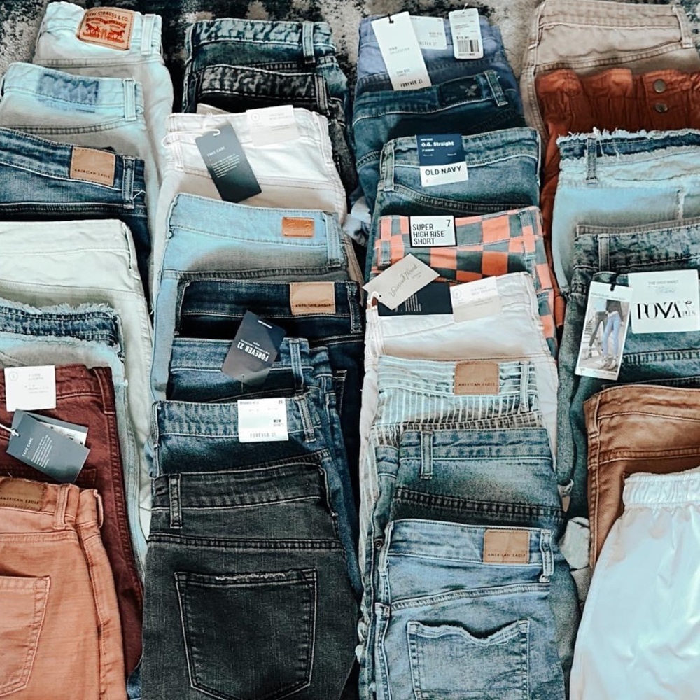 5 LBS DENIM BOX!!!!  ASSORTED SIZES AND BRANDS. NWT, NWOT, LIKE NEW!!